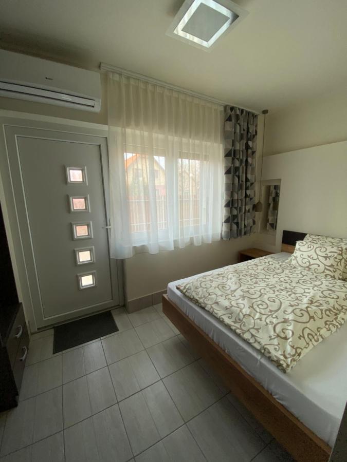 Bed and Breakfast Jacint Apartman Hajdúszoboszló Exterior foto